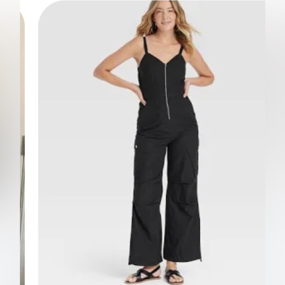 NWOT Universal Thread Black Wide-Leg Cargo Jumpsuit with Front Zip M black